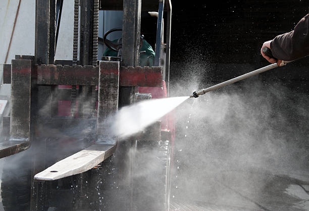 Best Pressure Washing Siding  in Hope, IN